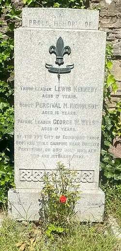 Image of the headstone of The Scout Grave in Edinburgh Newington Cemetery.