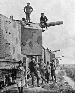 Marine gunners and their armoured train, armed with 19 cm model 1870-1893 guns on Schneider all-round truck mounts (TAZ).