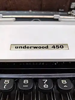 Underwood 450, Italian version, detail