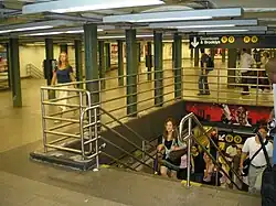 A typical underground station mezzanine (14th Street–Union Square)