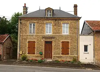 The town hall in Vaux-lès-Mouron
