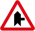 Side road junction with priority