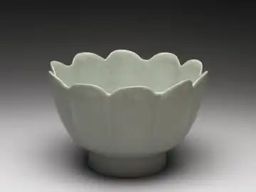 The Warming Bowl in the Shape of a Flower with Light Bluish-green Glaze, Ru ware, c. 1086 – c. 1106